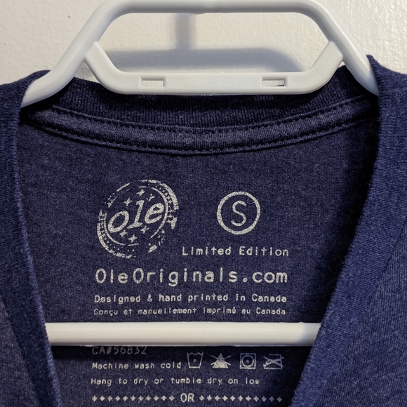 2/15 🌹YEG t-shirt - Picture 2 of 2